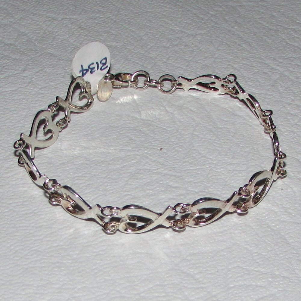 Silver Stylized Heart Link Bracelet – NEW